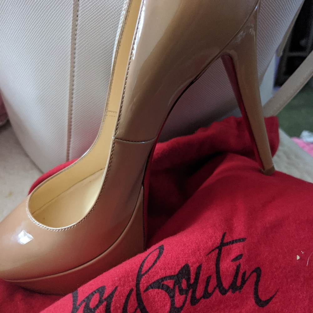 37.5 Christian louboutin